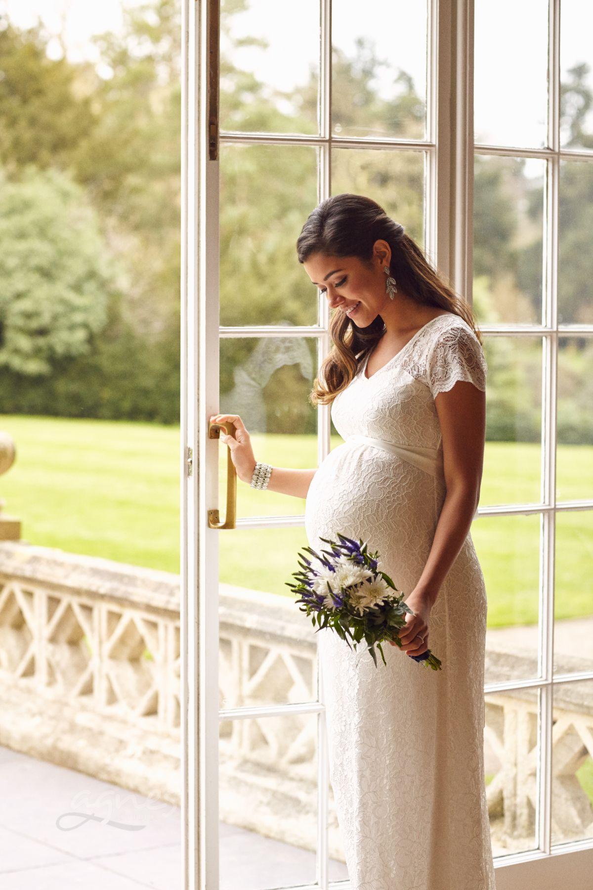 svatebni-tehotenske-saty-Vanessa Lace Maternity Wedding Gown Ivory Long