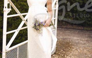 tehotenske-svatebni-saty-LLGIL-L1-Laura-Lace-Gown-Long-Ivory