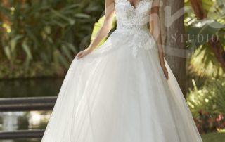 svatební šaty s širokou tylovou sukní
