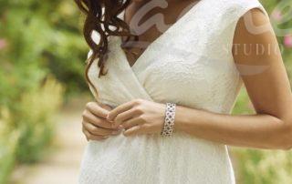 Svatebni-tehotenske-saty-dlouhe-krajkove-NLGI-L5-Nicola-Lace-Gown-Ivory