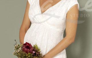 Svatebni-tehotenske-saty-dlouhe-krajkove-NLGI-S6-Nicola-Lace-Gown-Ivory