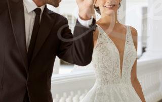 svatebni-saty-s-sirokou-tylovou-sukni-vystrih-do-v-svatba-v-kostele-na-zamku-6N142_1_SIMBA