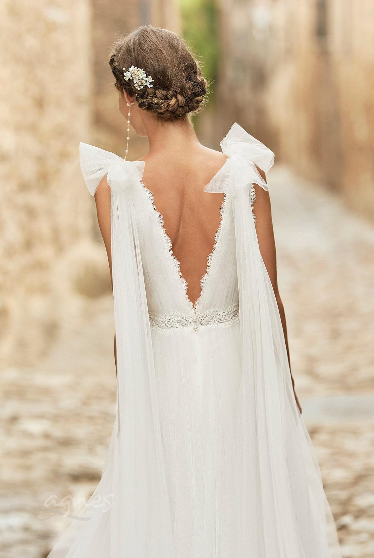 svatebni-saty-splyvave-svatba-v-kostele-v-prirode-6B143_3_MILARA_nahled