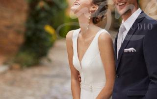 svatebni-saty-uzke-splyvave-svatba-v-kostele-v-prirode-6B104_1_MADISON