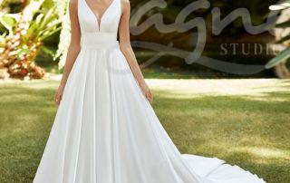 svatebni-saty-zuley-hladke-satenove-5N150_3_ZULEY minimalistické svatební šaty