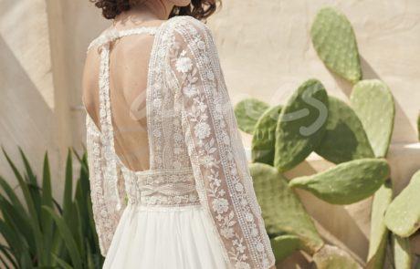 studioagnes-svatebni-saty-s-dlouhym-rukavem-splyvave-s-vystrihem-na-zadech-boho-vintage-ITALIA-3