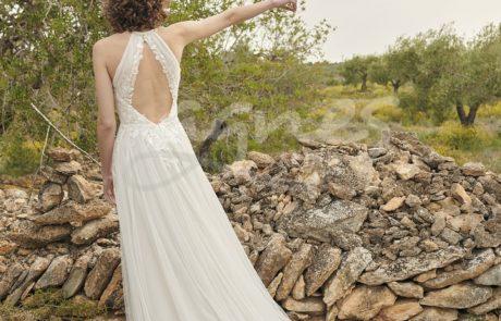 studioagnes-svatebni-saty-splyvave-s-tylovou-sukni-boho-ISRAEL-3