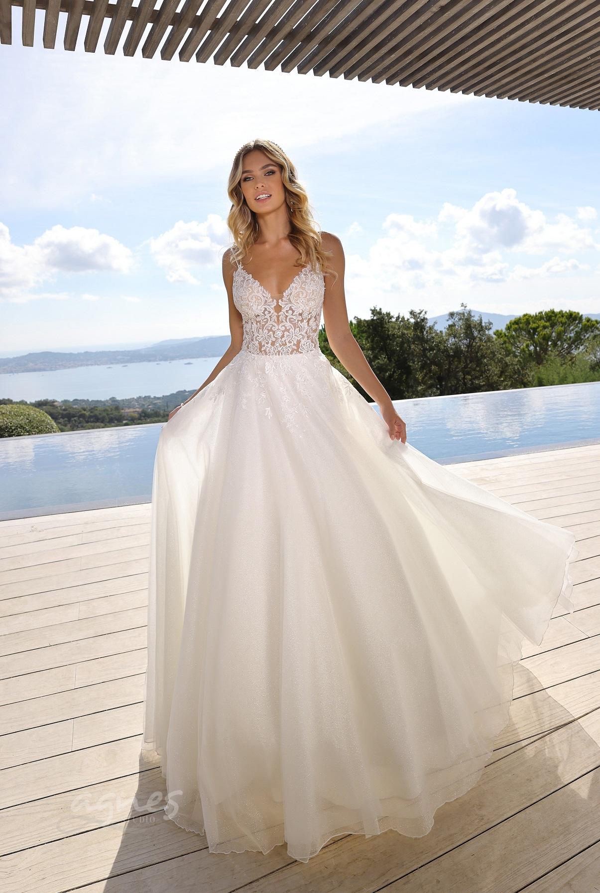 studioagnes_svatebni-saty-satenove-vystrih-v-s-vleckou-svatba-v-kostele-prirode-BLAYR-B