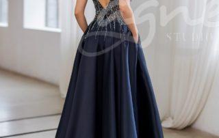 studioagnes-plesove-spolecenske-saty-na-maturitni-ples-mikado-tmave-modre-twilight-blue-CHK0684_zada