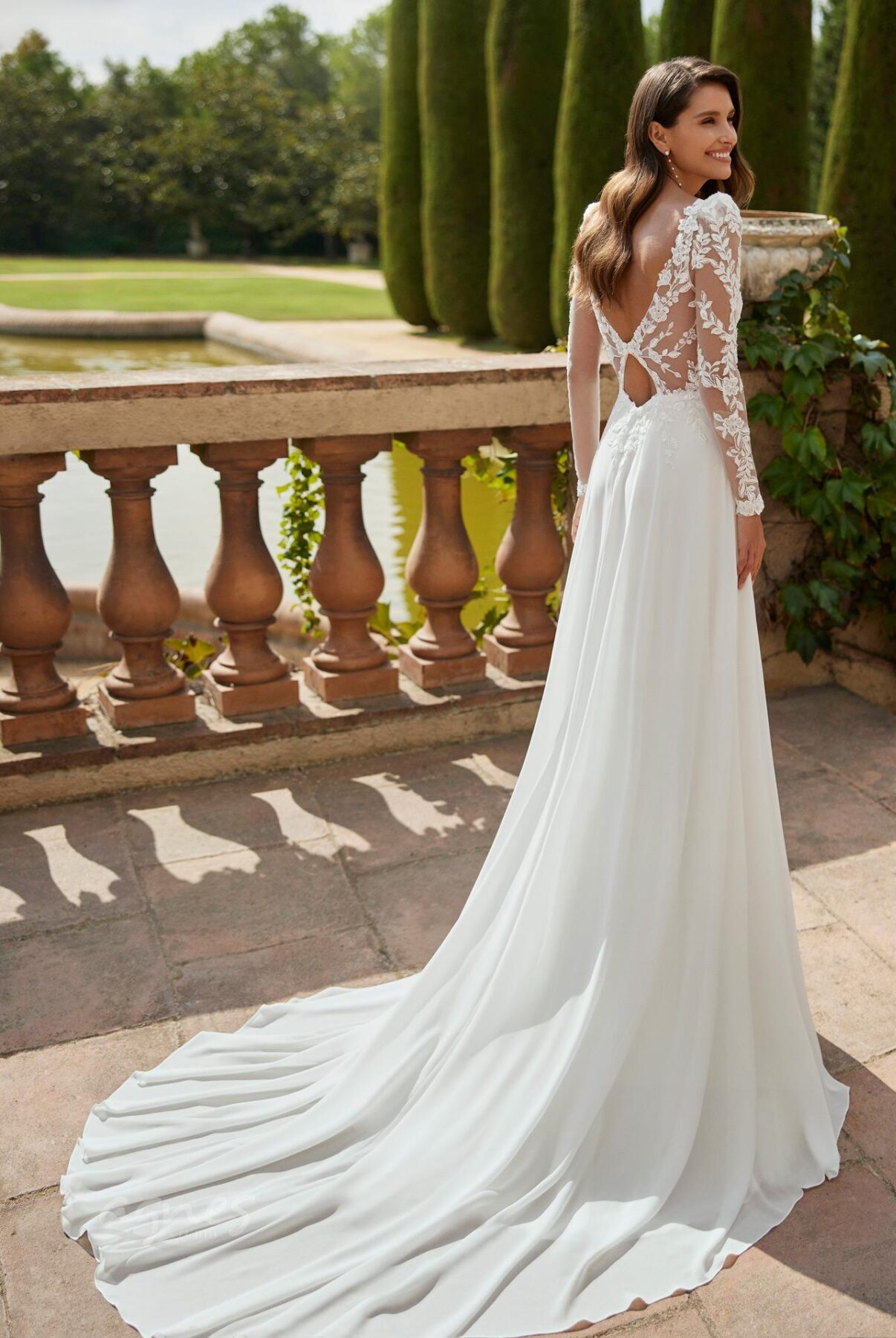 Studioagnes_svatebni_saty_s_dlouhym_rukavem_adrianaalier_9N21_DASER_ADRIANA_ALIER_2