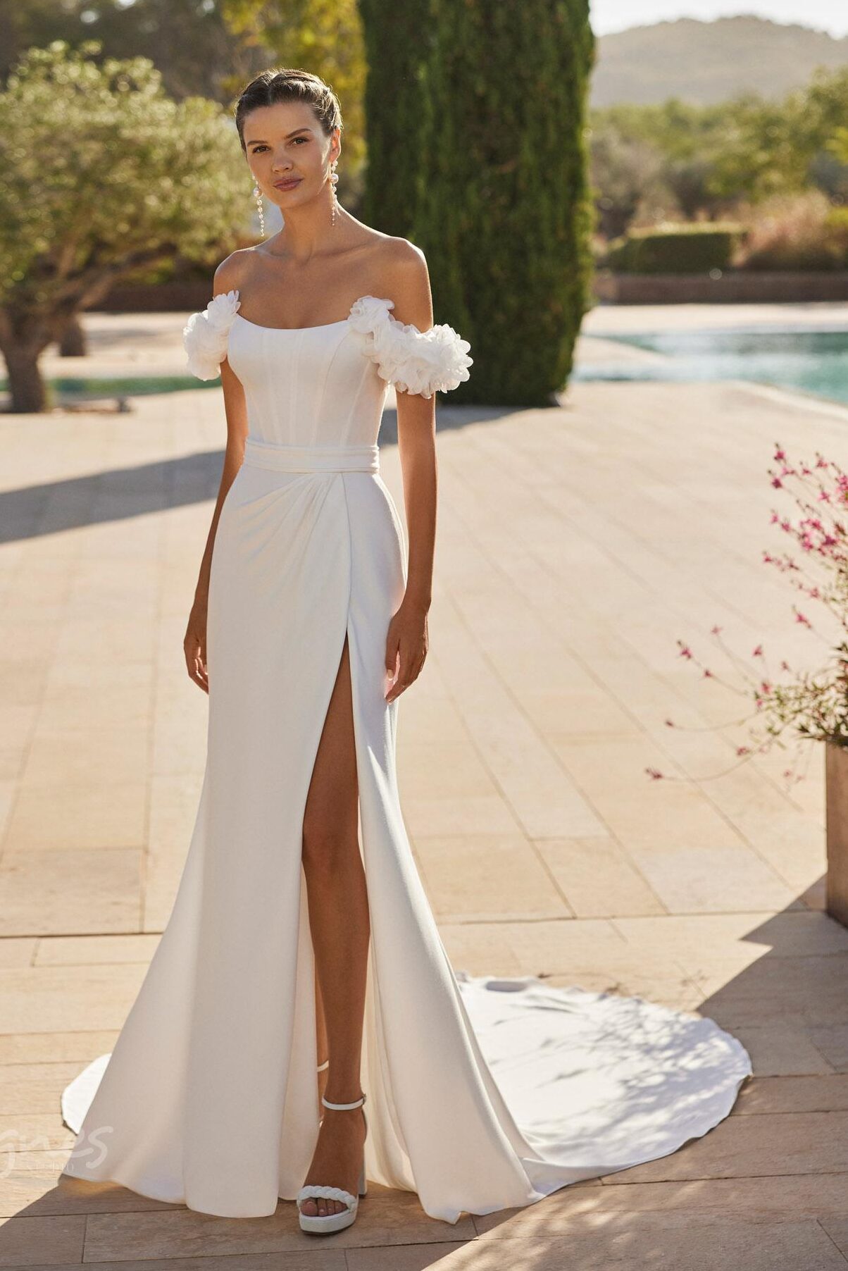 Studio_Agnes_svatebni_saty_1N02_SABILA_ADRIANA_ALIER_3