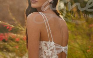 Studio_Agnes_svatebni_saty_1N44_SINEAD_ADRIANA_ALIER_1