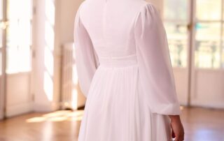 studioagnes-svatebni-saty-pro-plnostihle-s-dlouhym-rukavem-bianco-evento-bridal-dress-juliana-8